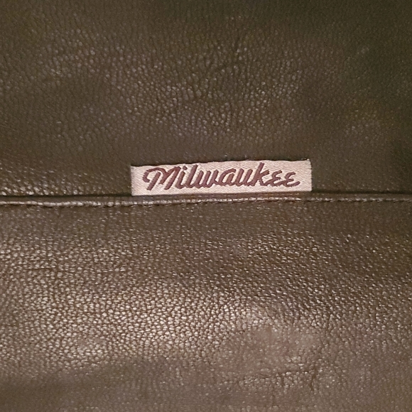 MILWAUKEE VINTAGE LEATHER. Size Small, genuine leather in black. - Picture 4 of 4